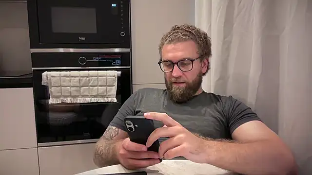 Snapshot of Bear_bear_ chatting on July 13, 9:23 am Bear bear online show from July 13, 9:23 am