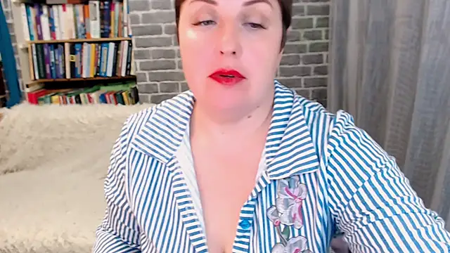 Snapshot of Rainbow_lady chatting on October 24, 3:36 am Rainbow lady online show from October 24, 3:36 am