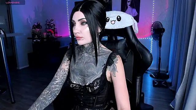 Snapshot of RachelQueen_ chatting on July 17, 10:11 am RachelQueen online show from July 17, 10:11 am