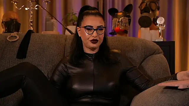 kelly kent online show from November 10, 12:20 am