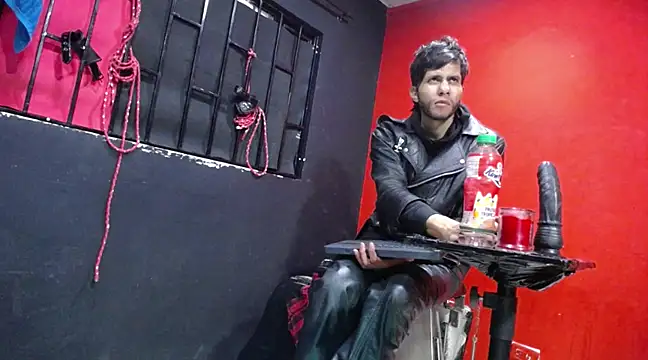 Snapshot of Master_rudeboy chatting on February 15, 4:14 am Master rudeboy online show from February 15, 4:14 am