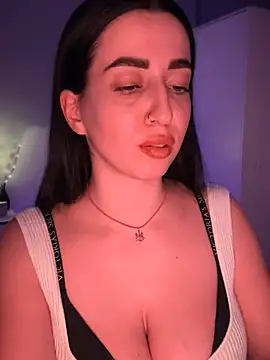 Snapshot of Emylia chatting on January 23, 12:04 am Emylia online show from January 23, 12:04 am