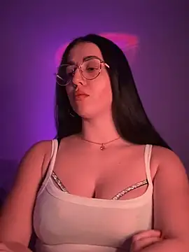 Snapshot of Emylia chatting on February 26, 9:58 pm Emylia online show from February 26, 9:58 pm