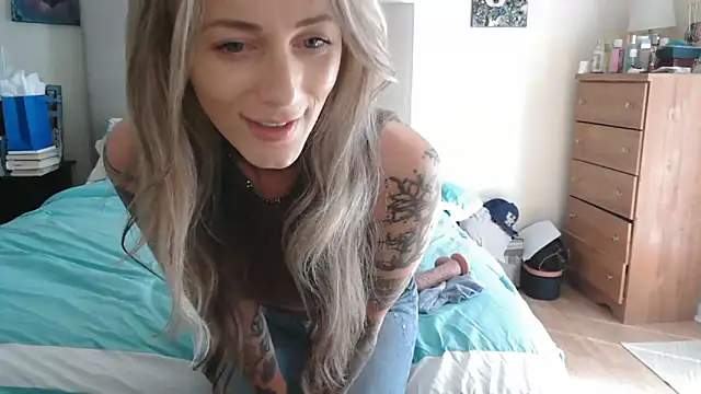 Heyitsmee33 online show from May 9, 2:22 pm