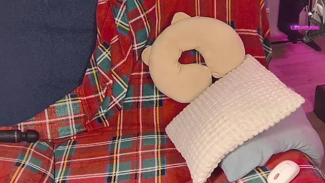 Snapshot of cutenessa chatting on January 26, 3:06 am cutenessa online show from January 26, 3:06 am