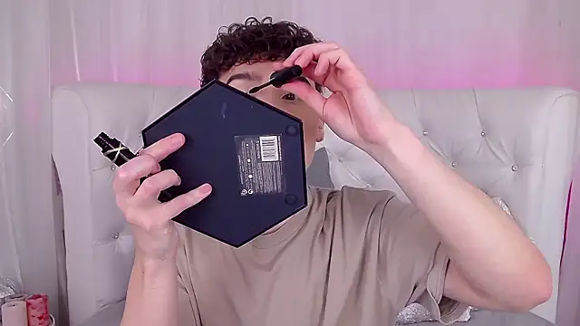 RobbyCharming online show from October 10, 3:38 am