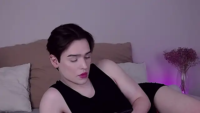 RobbyCharming online show from June 12, 7:40 am