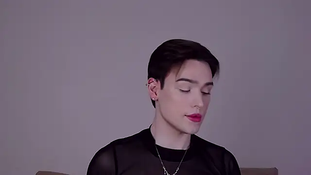 RobbyCharming online show from June 19, 7:12 am