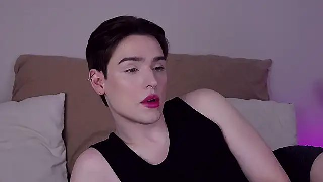 Snapshot of RobbyCharming chatting on June 27, 7:46 am RobbyCharming online show from June 27, 7:46 am