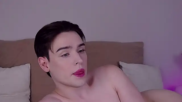Snapshot of RobbyCharming chatting on August 3, 9:48 am RobbyCharming online show from August 3, 9:48 am