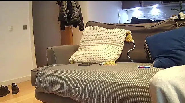 Snapshot of uk-bobbie-uk chatting on December 5, 7:38 pm uk-bobbie-uk online show from December 5, 7:38 pm