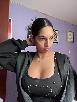 charlotte stevenss  online show from March 11, 3:18 pm