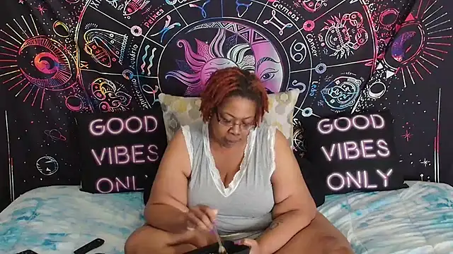 Snapshot of RenaeCumsAlot69 chatting on July 20, 6:10 pm RenaeCumsAlot69 online show from July 20, 6:10 pm