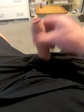 Snapshot of Averagematt1991 chatting on November 14, 9:41 am Averagematt1991 online show from November 14, 9:41 am