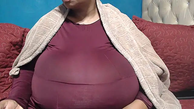 Snapshot of CUTEFIRMMELONSS chatting on May 24, 5:23 am CUTEFIRMMELONSS online show from May 24, 5:23 am