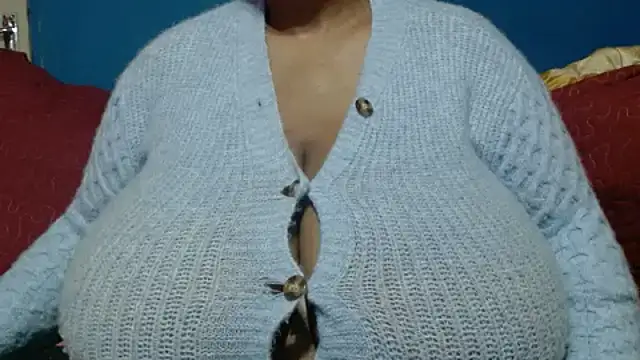 Snapshot of CUTEFIRMMELONSS chatting on May 28, 8:22 am CUTEFIRMMELONSS online show from May 28, 8:22 am