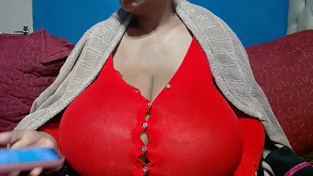 Snapshot of CUTEFIRMMELONSS chatting on May 31, 3:47 am CUTEFIRMMELONSS online show from May 31, 3:47 am