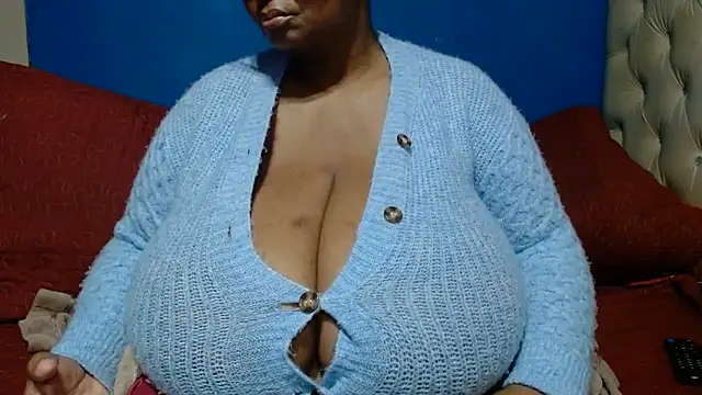 Snapshot of CUTEFIRMMELONSS chatting on June 11, 9:35 pm CUTEFIRMMELONSS online show from June 11, 9:35 pm