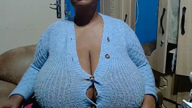 Snapshot of CUTEFIRMMELONSS chatting on July 15, 6:02 pm CUTEFIRMMELONSS online show from July 15, 6:02 pm