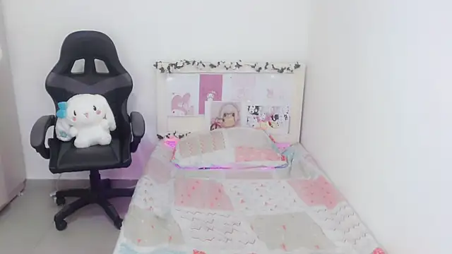 Youlittlepervertt  online show from December 23, 4:22 am