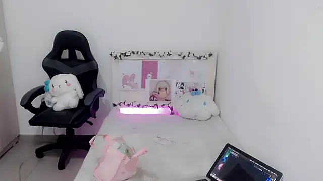 Youlittlepervertt  online show from January 4, 1:21 pm