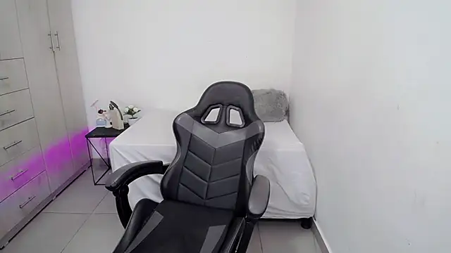 Youlittlepervertt  online show from January 7, 3:53 am