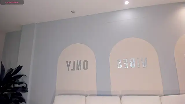 MariamRivera  online show from February 25, 3:52 am