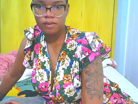 Snapshot of BLAQ-DIAMOND31 chatting on December 4, 8:28 pm BLAQ-DIAMOND31 online show from December 4, 8:28 pm