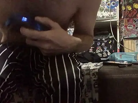 Snapshot of DAdrizzleman4187 chatting on February 12, 9:31 am DAdrizzleman4187 online show from February 12, 9:31 am