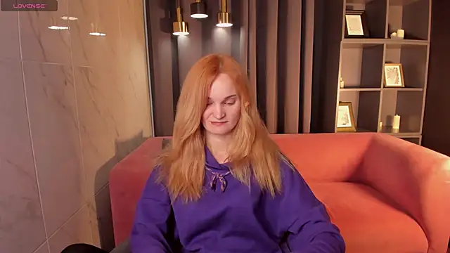 Snapshot of SaraSubtlety chatting on December 3, 1:42 pm SaraSubtlety online show from December 3, 1:42 pm