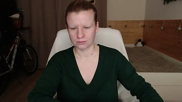 Exponent 5 online show from December 3, 12:02 am