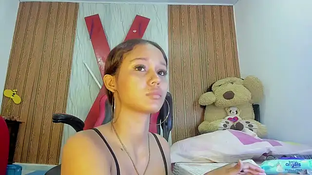 MarianaManzur online show from February 24, 2:59 pm