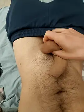 Snapshot of Pascutt chatting on February 23, 9:37 pm Pascutt online show from February 23, 9:37 pm