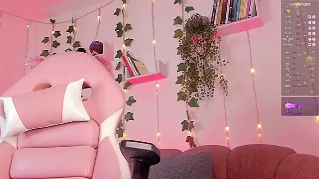 Snapshot of imlissie chatting on December 6, 8:26 am imlissie online show from December 6, 8:26 am