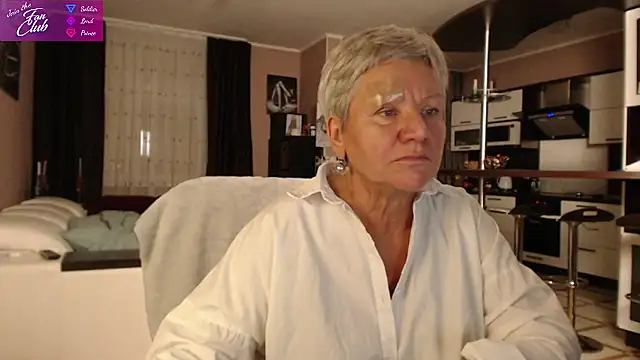 Snapshot of roxana_brooks chatting on December 15, 4:15 pm roxana brooks online show from December 15, 4:15 pm