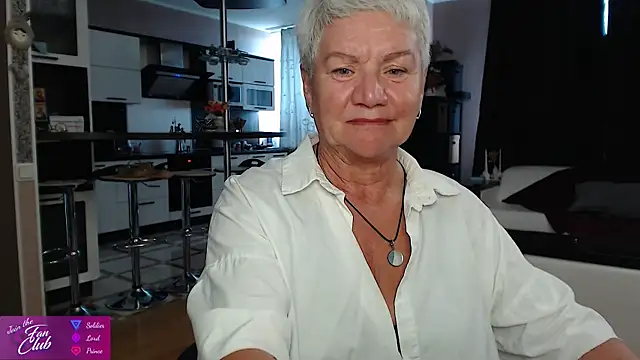 Snapshot of roxana_brooks chatting on June 23, 2:37 pm roxana brooks online show from June 23, 2:37 pm