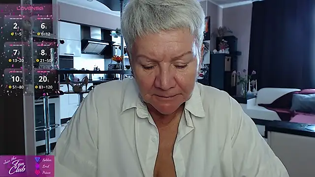 Snapshot of roxana_brooks chatting on July 6, 10:56 am roxana brooks online show from July 6, 10:56 am