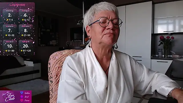 Snapshot of roxana_brooks chatting on August 2, 12:58 pm roxana brooks online show from August 2, 12:58 pm