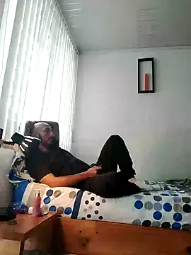 Snapshot of KenllyH chatting on January 9, 6:57 pm KenllyH online show from January 9, 6:57 pm