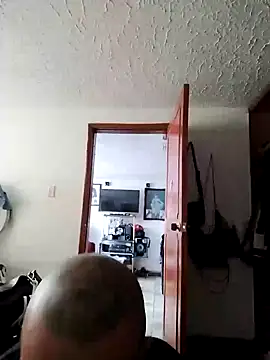 Snapshot of KenllyH chatting on March 17, 10:28 pm KenllyH online show from March 17, 10:28 pm