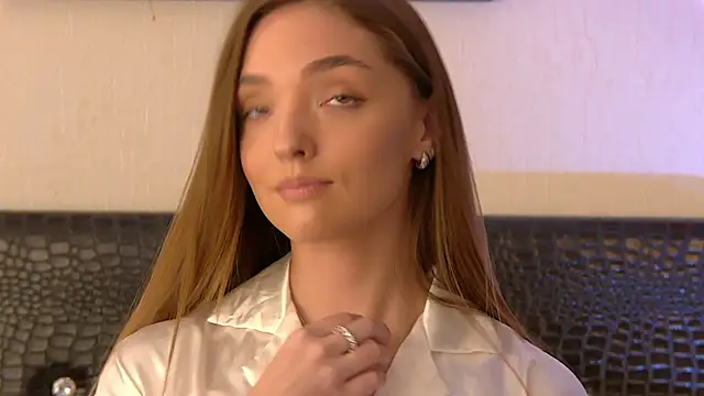 VirginieCruz online show from March 1, 9:18 am