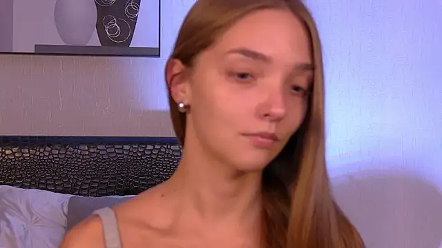 VirginieCruz online show from September 8, 7:24 pm