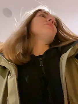 ValenciaShock online show from December 7, 5:15 am