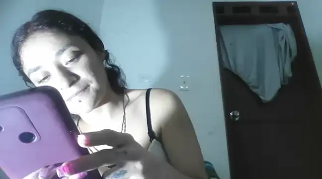 TamaraNauthy online show from March 15, 8:54 pm