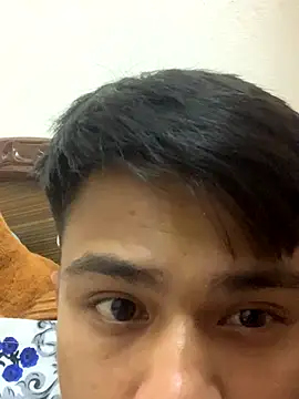 Snapshot of Hullax chatting on November 3, 3:46 pm Hullax online show from November 3, 3:46 pm