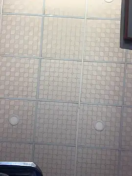 Snapshot of Hullax chatting on November 20, 5:18 am Hullax online show from November 20, 5:18 am