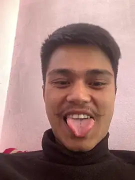 Snapshot of Hullax chatting on December 14, 4:40 am Hullax online show from December 14, 4:40 am