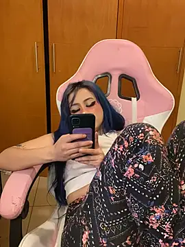 Lucygothic online show from January 29, 9:44 am
