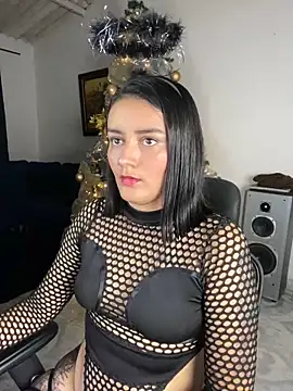 Snapshot of Lucia-Candy chatting on December 14, 12:33 am Lucia-Candy online show from December 14, 12:33 am