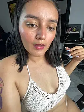 Snapshot of Lucia-Candy chatting on February 8, 2:26 am Lucia-Candy online show from February 8, 2:26 am